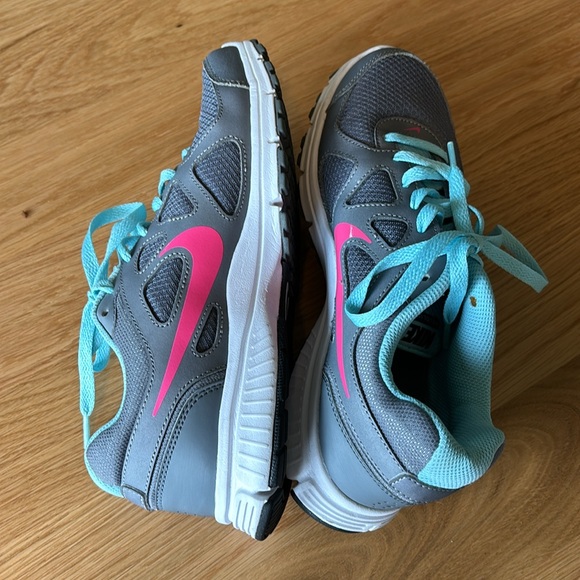 Nike Revolution Running Shoe - Picture 3 of 10